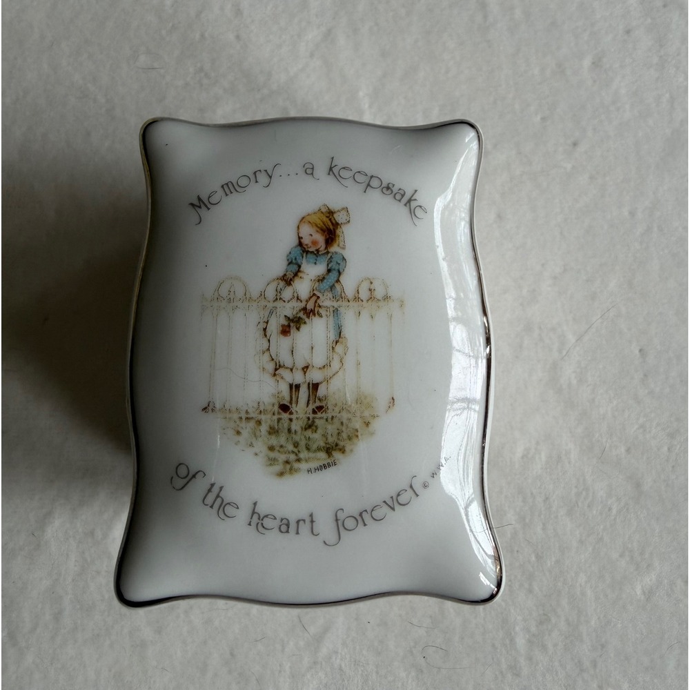 Holly Hobbie Keepsake Box Genuine Porcelain Memory Heart Forever Trinket